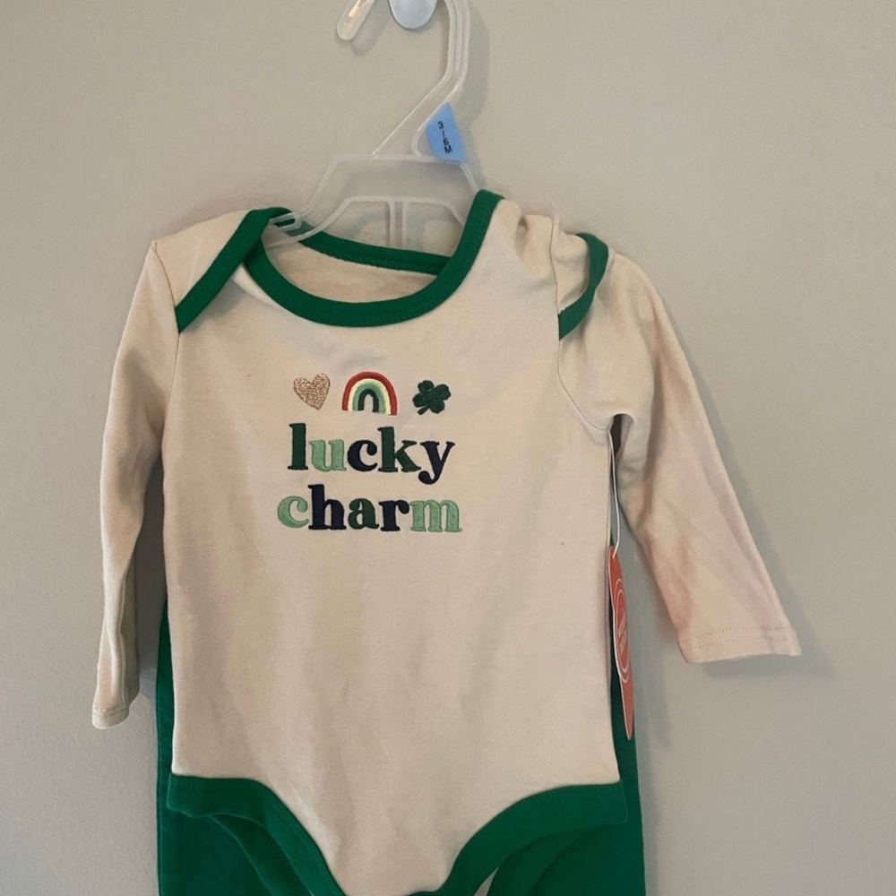 “ Lucky Charm” Infant matching set green and cream